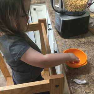 Easy garlic homemade hummus recipe your kids will love